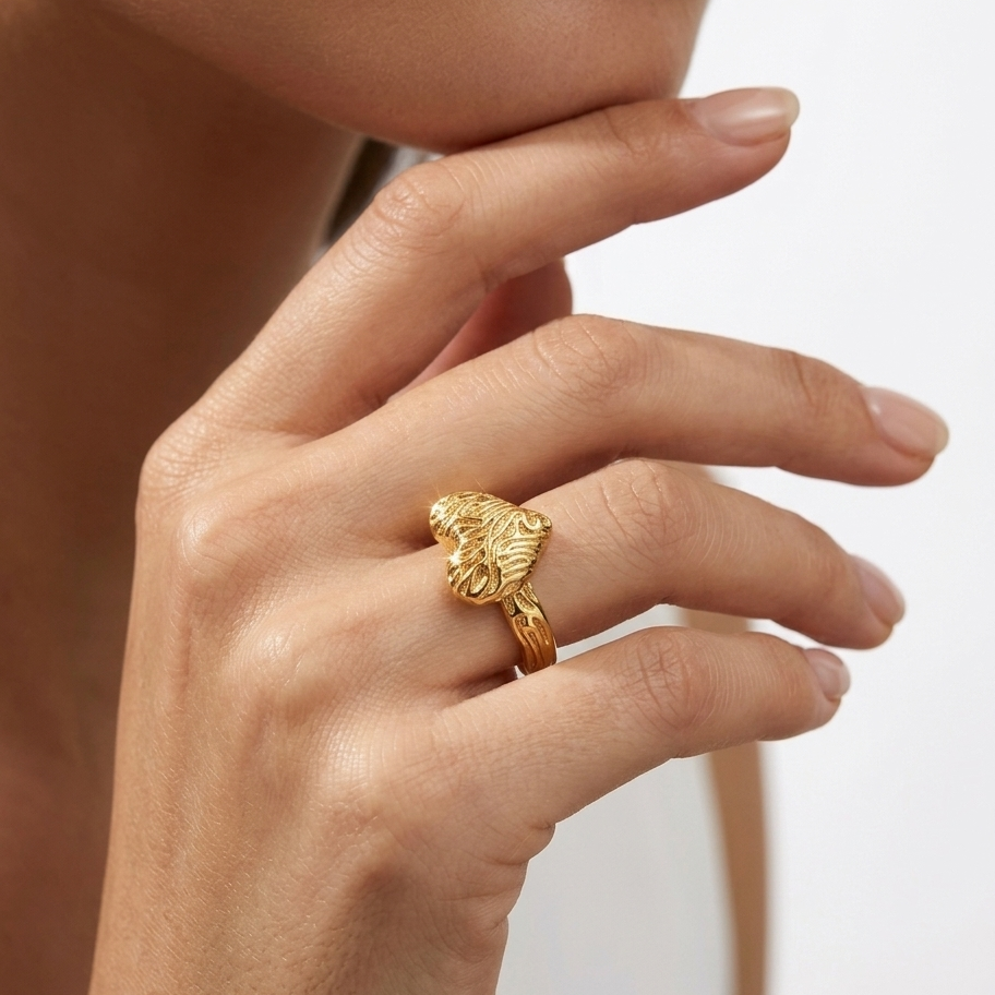 Molten Gold heart pattern ring