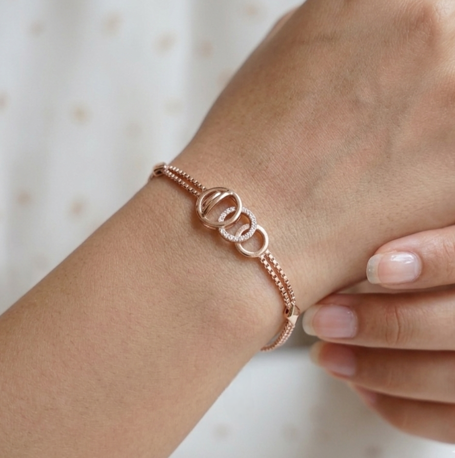 Rose gold bracelet with double chain and diamond crystals