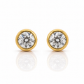 Gold earrings with clear diamond
